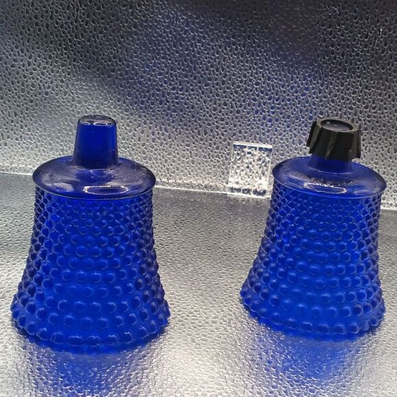 Pair of Vintage Brass Candlestick Holders & Blue Hobnail Glass Hurricane Shades - Picture 7 of 12